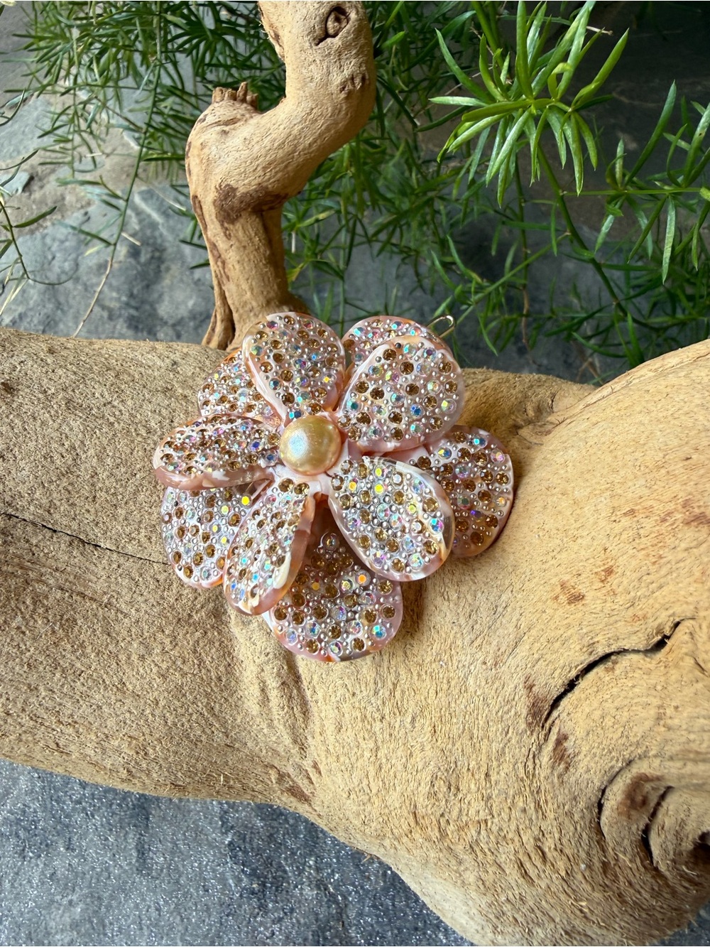 New🌟Anthropologie-Pink Crystal Floral Hair Clip with Pearl Accent - Picture 2 of 8
